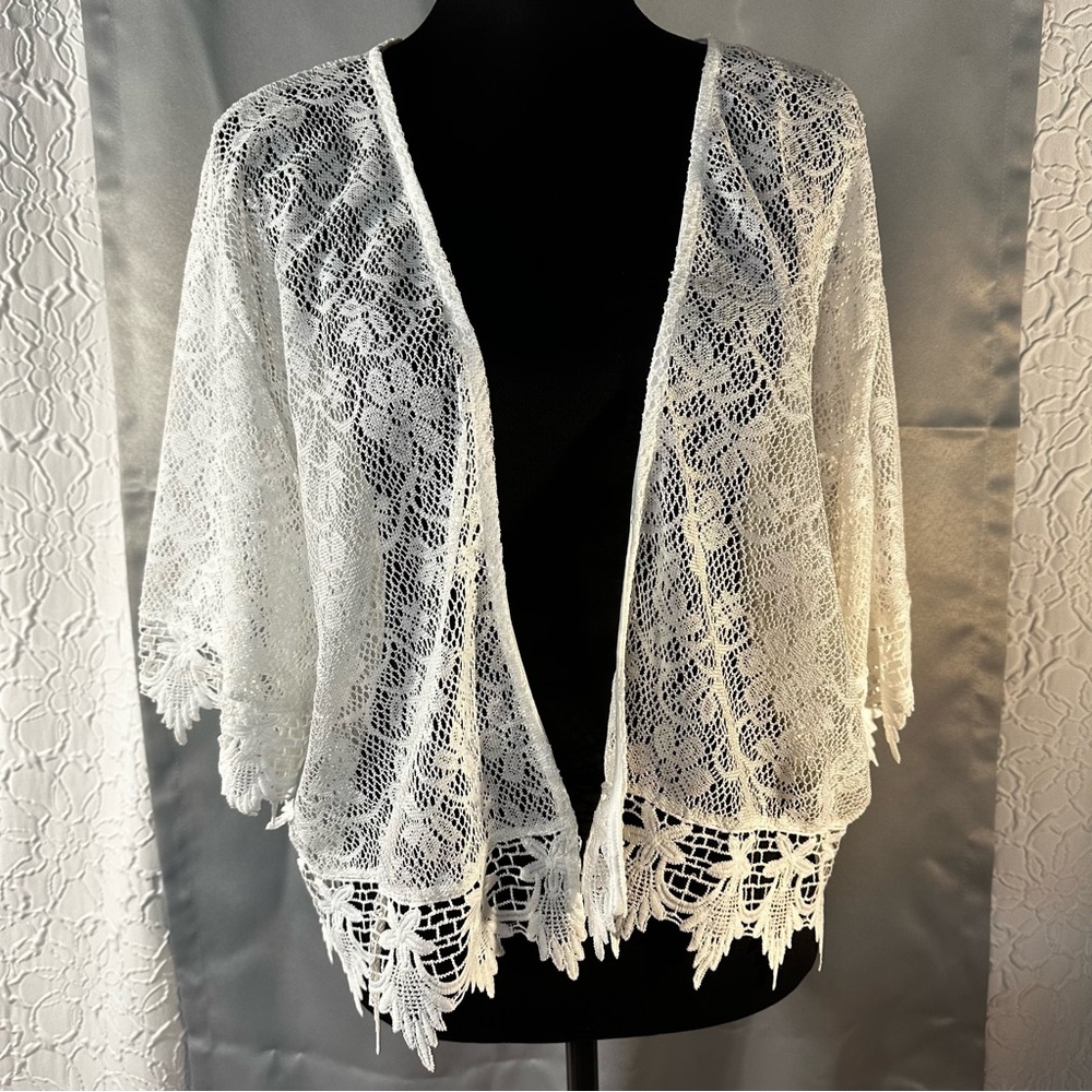 EXTRA TOUCH- White Lace Cardigan (2X) ‼️NWT‼️